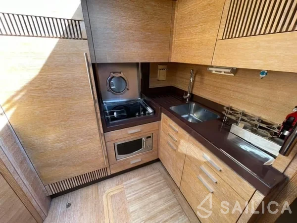 Azimut 47 - Yacht Charter Sailica