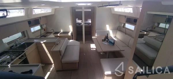 Oceanis 51.1 - Yacht Charter Sailica