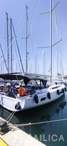 Oceanis 51.1 - Yacht Charter Sailica