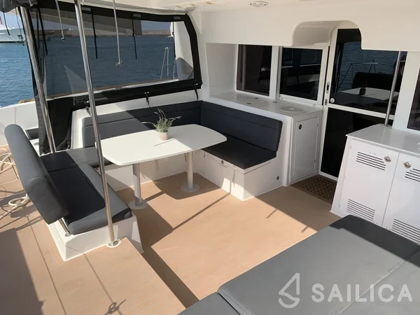 Lagoon 450  Flybridge - Yacht Charter Sailica