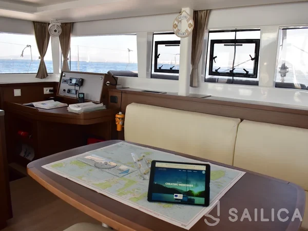 Lagoon 450  Flybridge - Yacht Charter Sailica