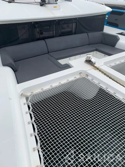 Lagoon 450  Flybridge - Yacht Charter Sailica