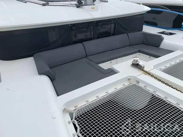 Lagoon 450  Flybridge - Yacht Charter Sailica