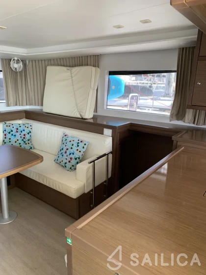 Lagoon 450  Flybridge - Yacht Charter Sailica