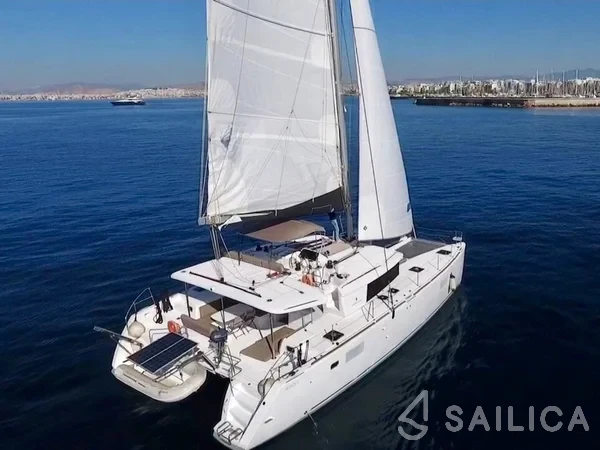 Lagoon 450  Flybridge - Yacht Charter Sailica