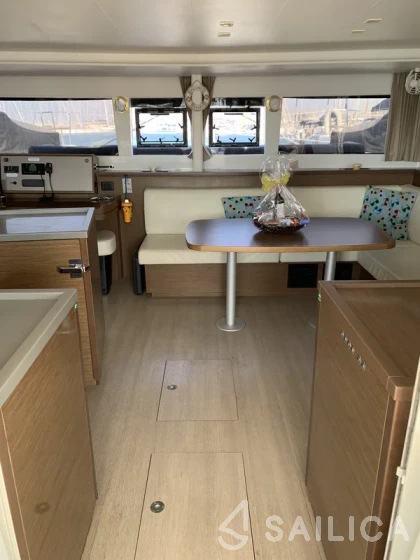 Lagoon 450  Flybridge - Yacht Charter Sailica