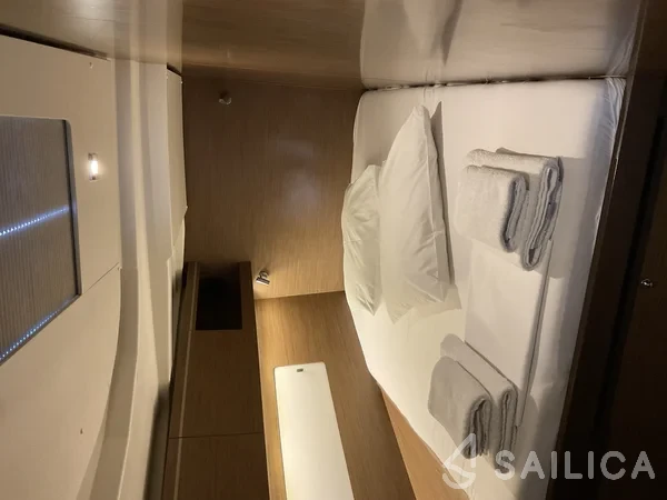 Oceanis 51.1 - Yacht Charter Sailica