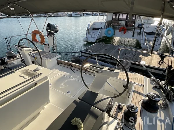 Oceanis 51.1 - Yacht Charter Sailica