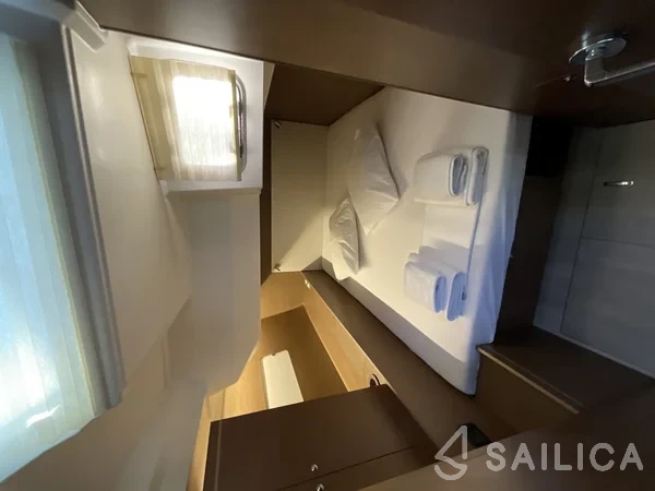 Oceanis 51.1 - Yacht Charter Sailica