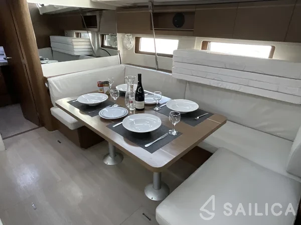 Oceanis 51.1 - Yacht Charter Sailica