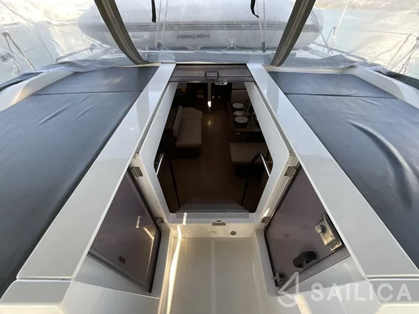 Oceanis 51.1 - Yacht Charter Sailica