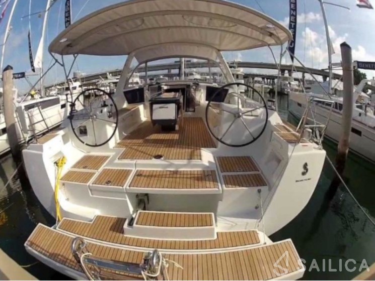 Oceanis 45 - Yacht Charter Sailica