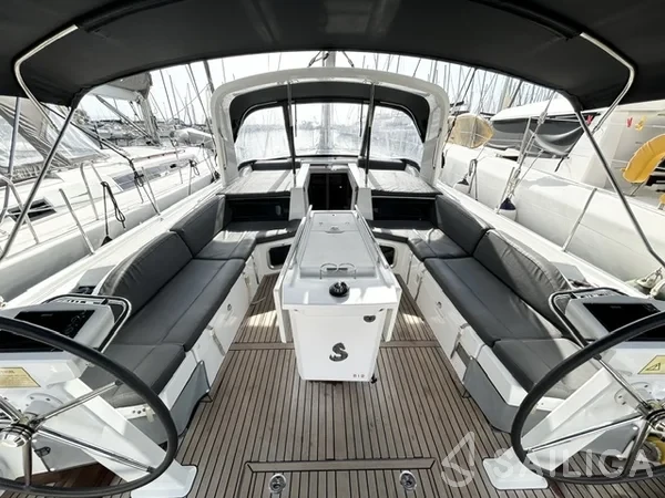 Oceanis 51.1 - Yacht Charter Sailica