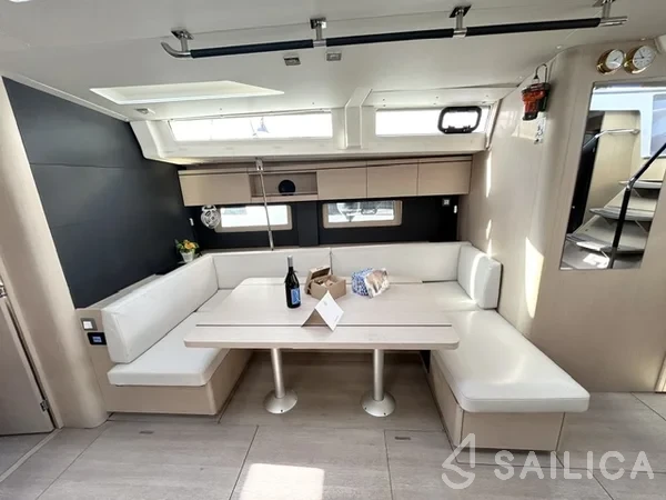 Oceanis 51.1 - Yacht Charter Sailica