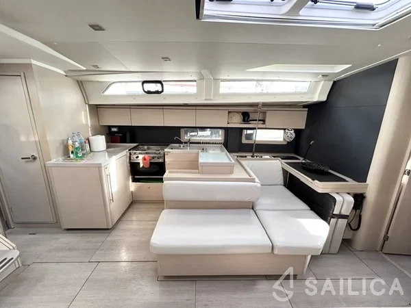 Oceanis 51.1 - Yacht Charter Sailica