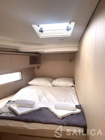 Oceanis 51.1 - Yacht Charter Sailica
