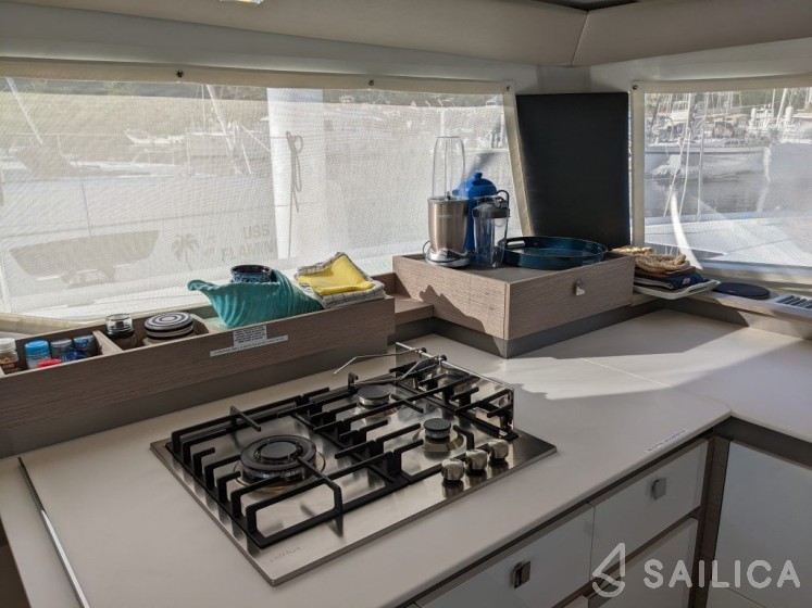 Elba 45 - Yacht Charter Sailica