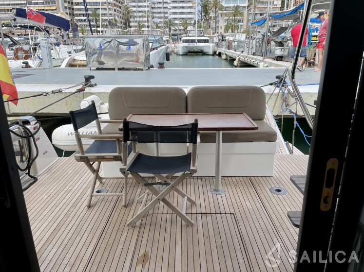 Bavaria Virtess 420 Fly - Yacht Charter Sailica