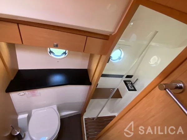 Bavaria Virtess 420 Fly - Yacht Charter Sailica