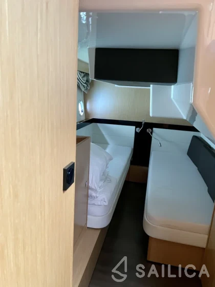 Bavaria Virtess 420 Fly - Yacht Charter Sailica