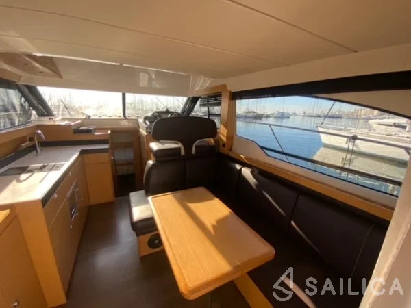 Bavaria Virtess 420 Fly - Yacht Charter Sailica