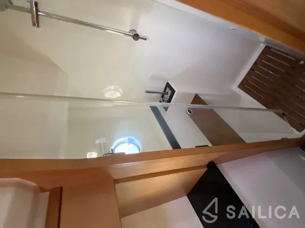 Bavaria Virtess 420 Fly - Yacht Charter Sailica