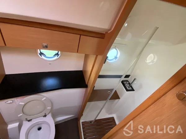 Bavaria Virtess 420 Fly - Yacht Charter Sailica