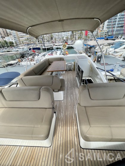 Bavaria Virtess 420 Fly - Yacht Charter Sailica