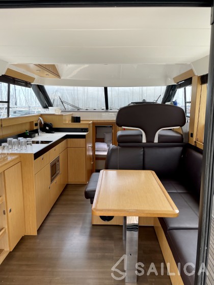 Bavaria Virtess 420 Fly - Yacht Charter Sailica