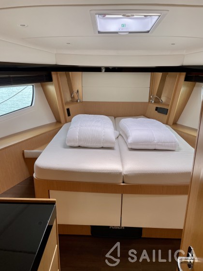 Bavaria Virtess 420 Fly - Yacht Charter Sailica