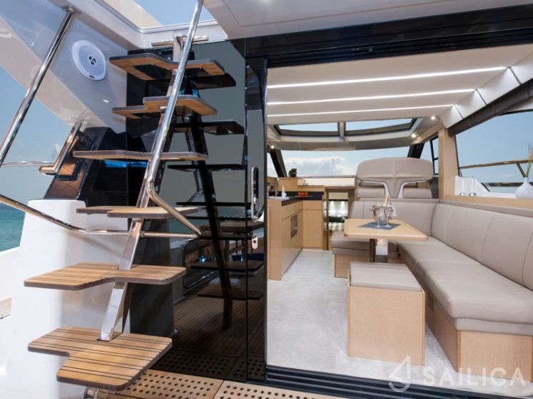 Bavaria Virtess 420 Fly - Yacht Charter Sailica