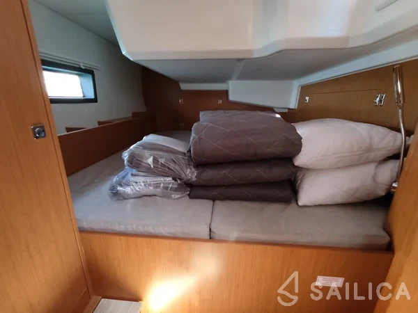 Bavaria C42 - Yacht Charter Sailica