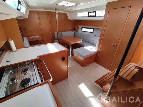 Bavaria C42 - Yacht Charter Sailica