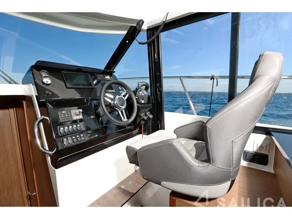 Merry Fisher 1095 - Yacht Charter Sailica
