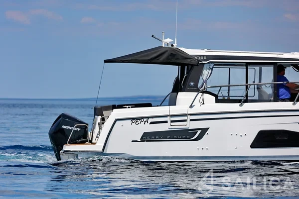 Merry Fisher 1095 - Yacht Charter Sailica