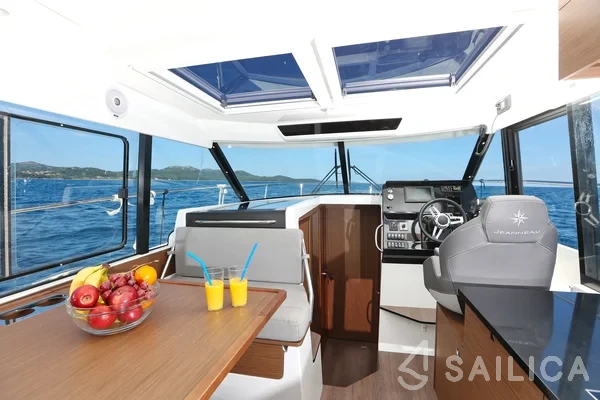 Merry Fisher 1095 - Yacht Charter Sailica