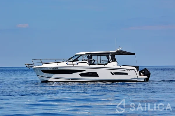 Merry Fisher 1095 - Yacht Charter Sailica