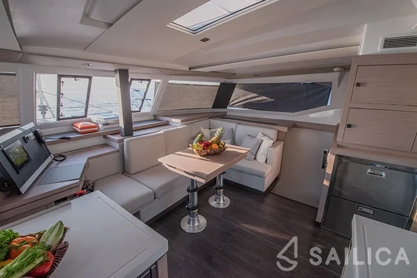 Astréa 42 - Yacht Charter Sailica