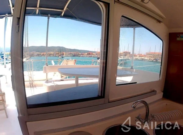 Lavezzi 40 - Yacht Charter Sailica