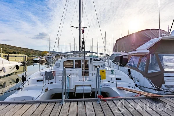 Lavezzi 40 - Yacht Charter Sailica