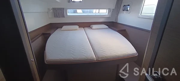 Lagoon 42 - Yacht Charter Sailica