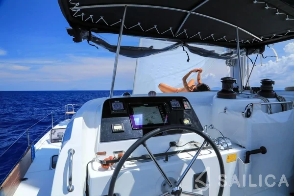 Lagoon 42 - Yacht Charter Sailica