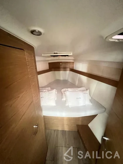 Elan 40 Impression - Yacht Charter Sailica