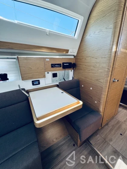 Elan 40 Impression - Yacht Charter Sailica