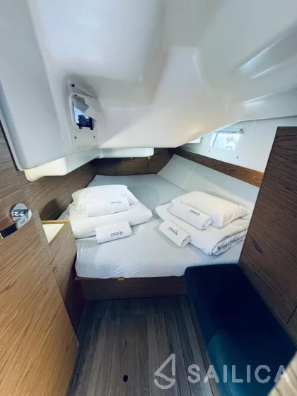 Elan 40 Impression - Yacht Charter Sailica