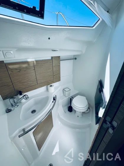 Elan 40 Impression - Yacht Charter Sailica