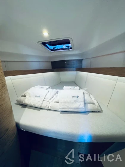 Elan 40 Impression - Yacht Charter Sailica
