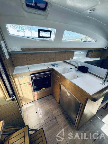 Elan 40 Impression - Yacht Charter Sailica