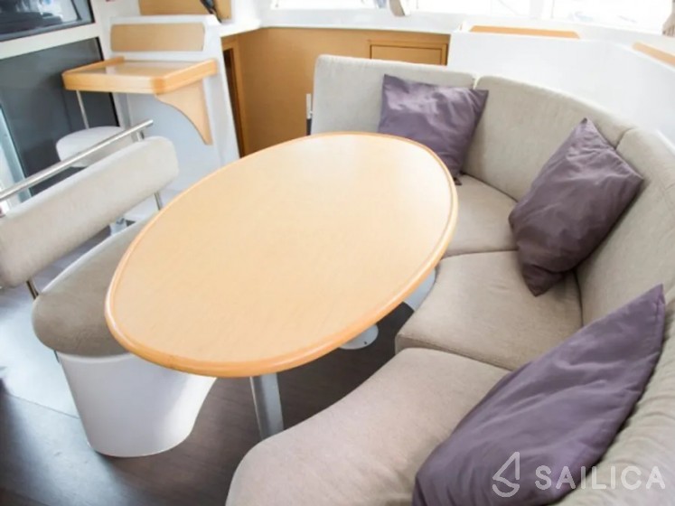 Lagoon 380 S2 - Yacht Charter Sailica