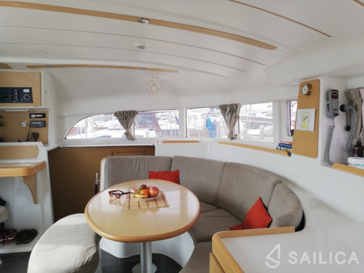 Lagoon 380 S2 - Yacht Charter Sailica